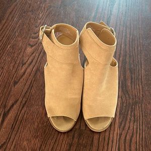 Express chunky faux suede light tan heel